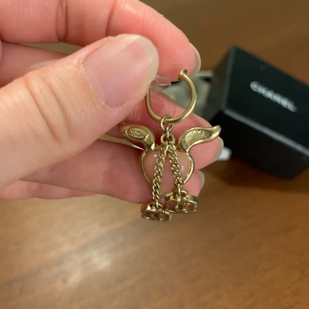 Authentic Chanel Angel wings heart earrings - Picture 5 of 6